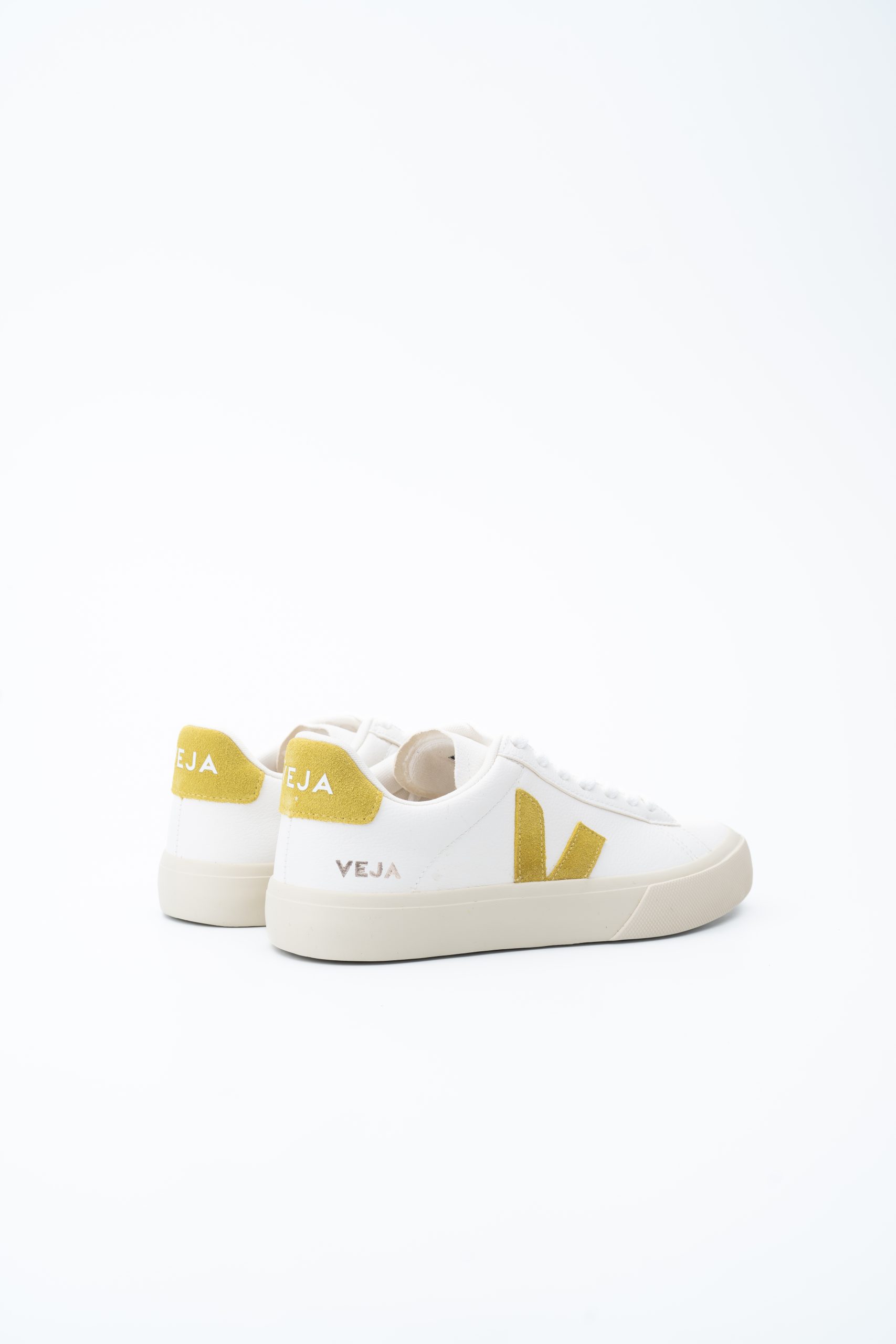 Veja Ladies Campo Chrome Free Sneaker CP0503887A Extra White Liquor