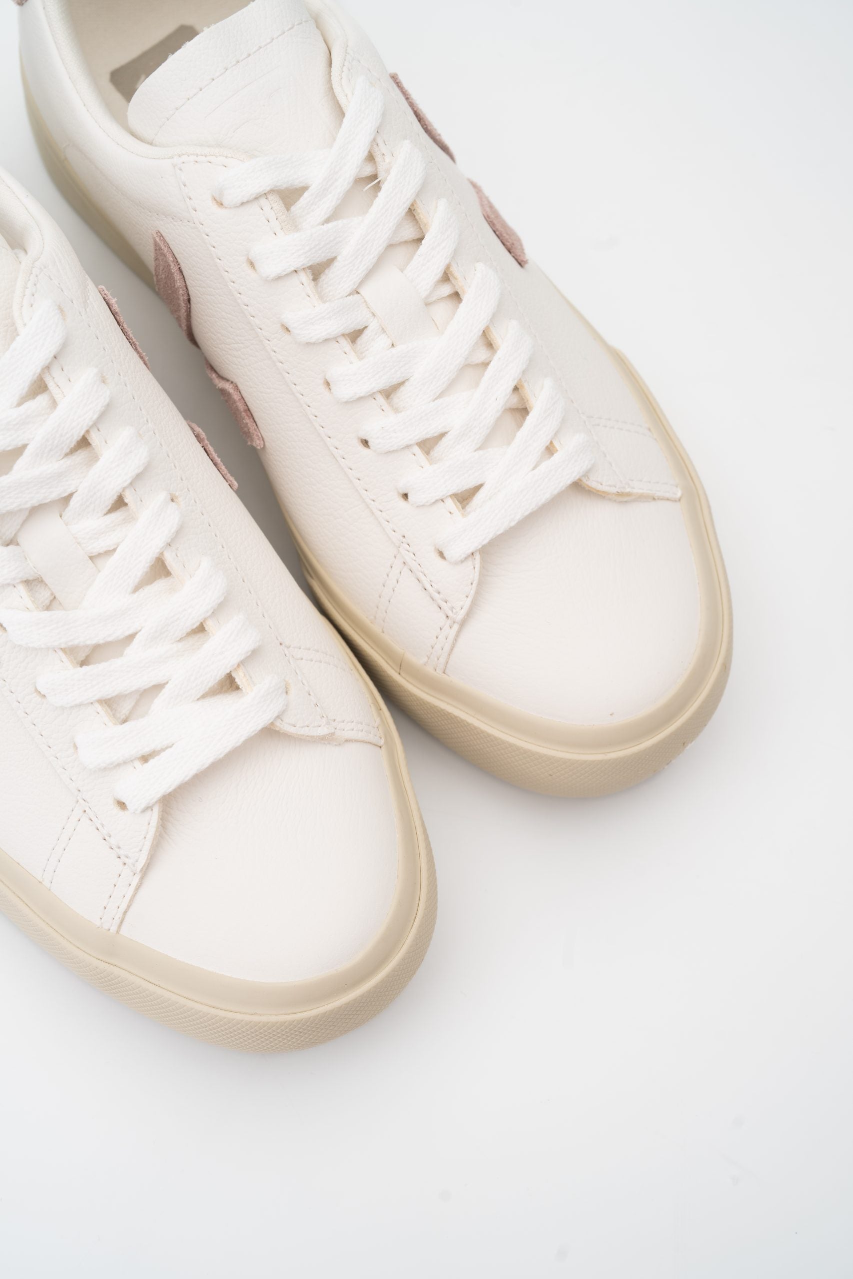 Veja Ladies Campo Chrome Free Sneaker CP0503886A Extra White Babe