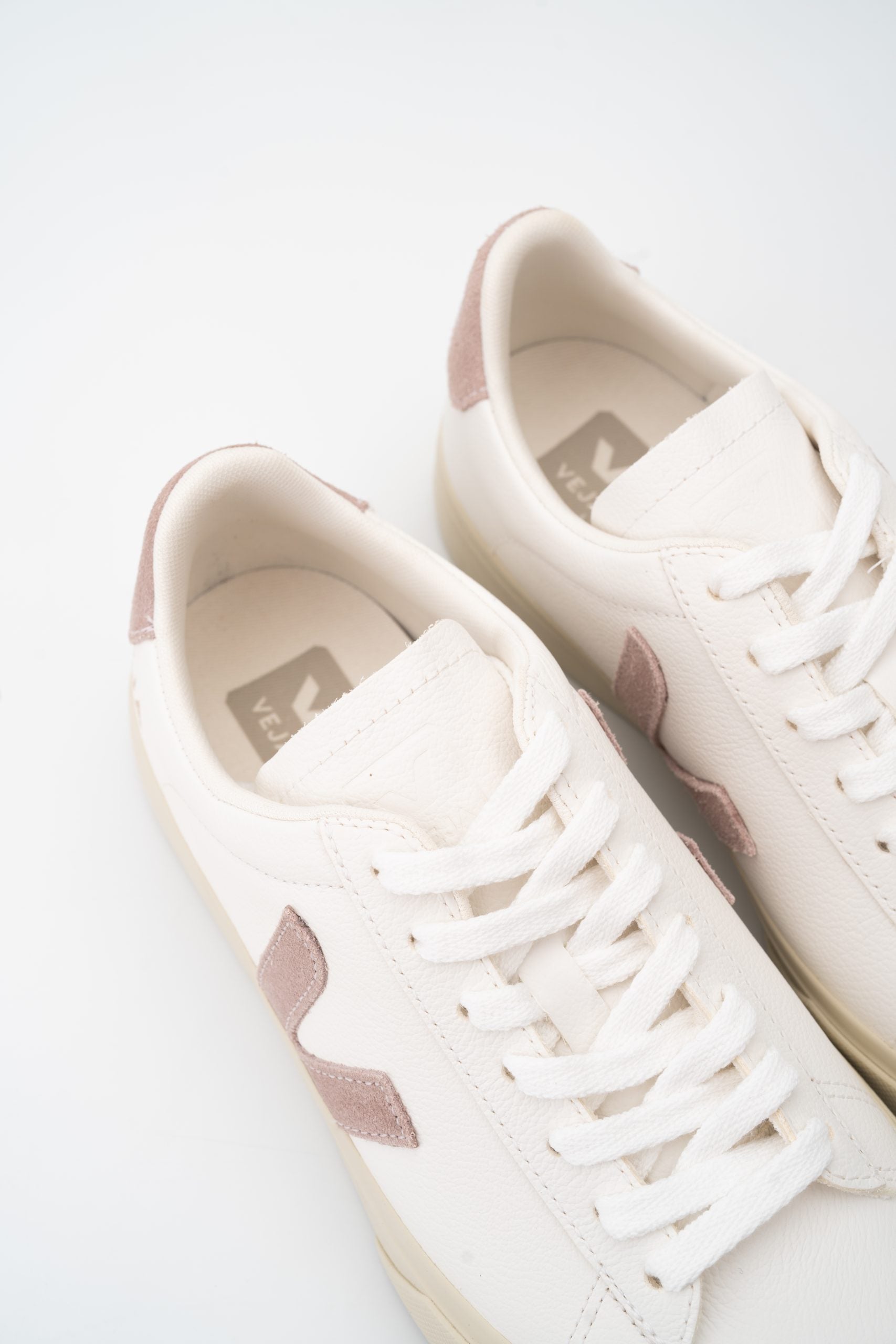 Veja Ladies Campo Chrome Free Sneaker CP0503886A Extra White Babe