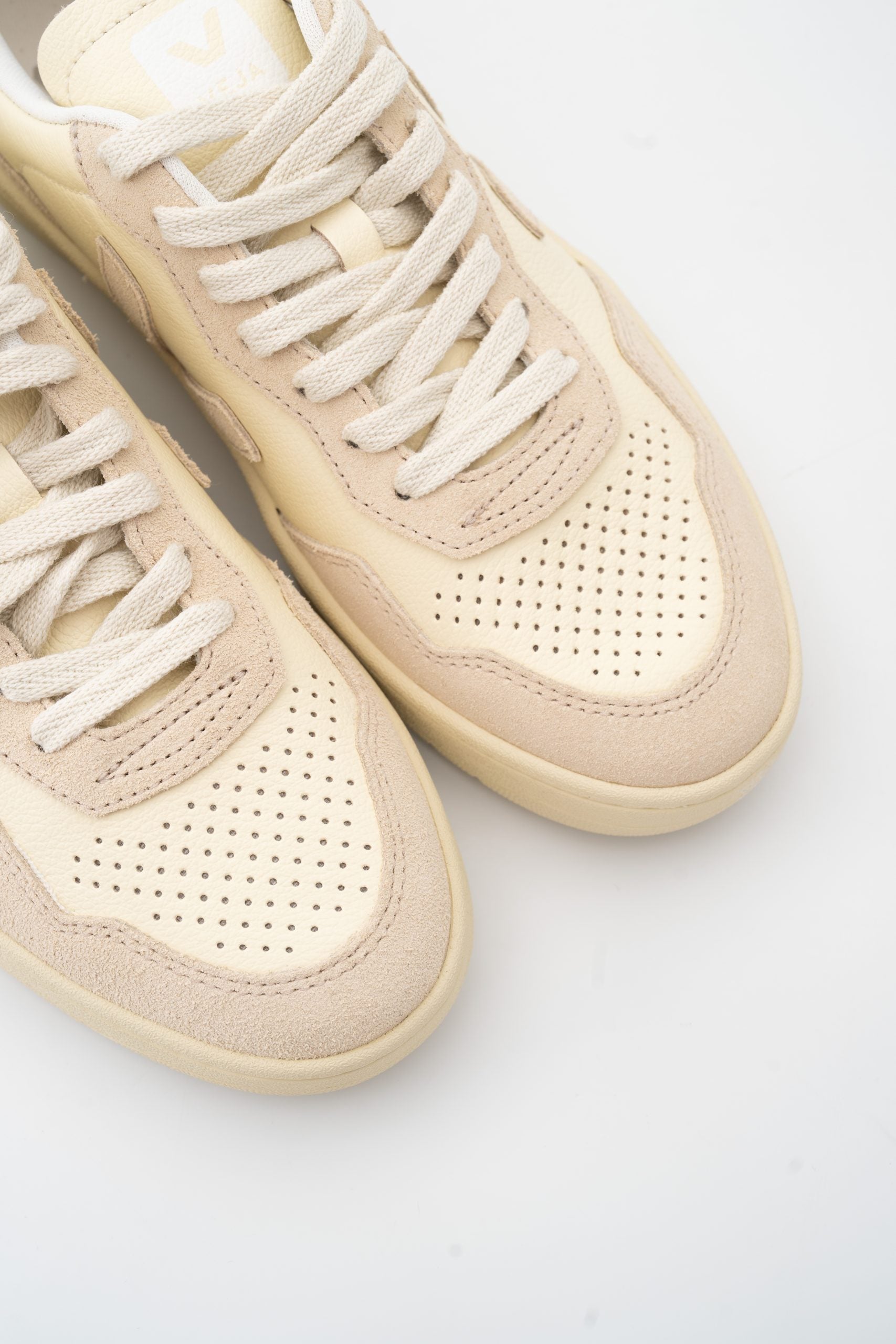 Veja Ladies V-90 O.T Leather Sneaker VD2003892A Cashew Oat