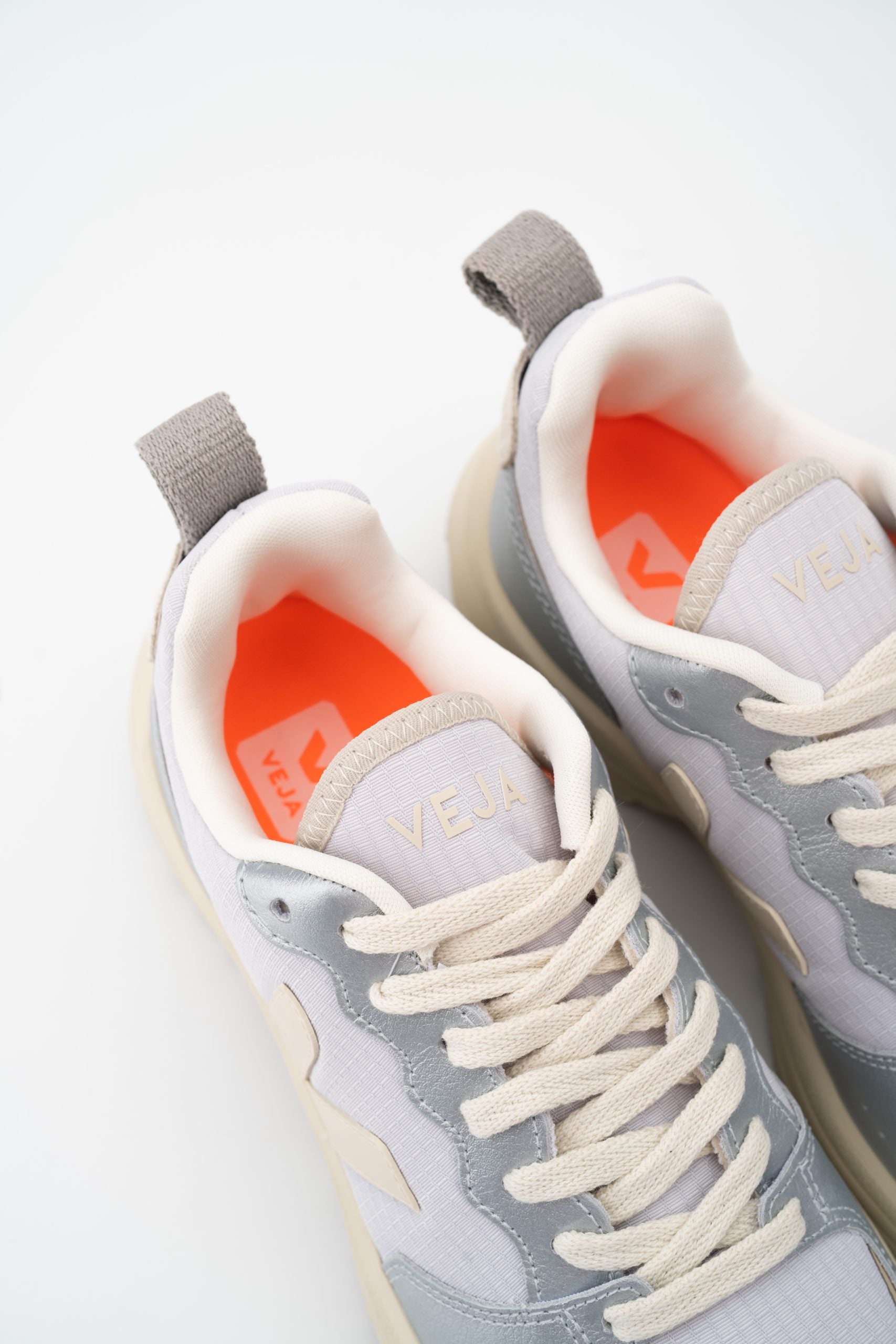 Veja Ladies Venturi II Ripstop Sneaker VR1920529A Pearl Pierre Inox
