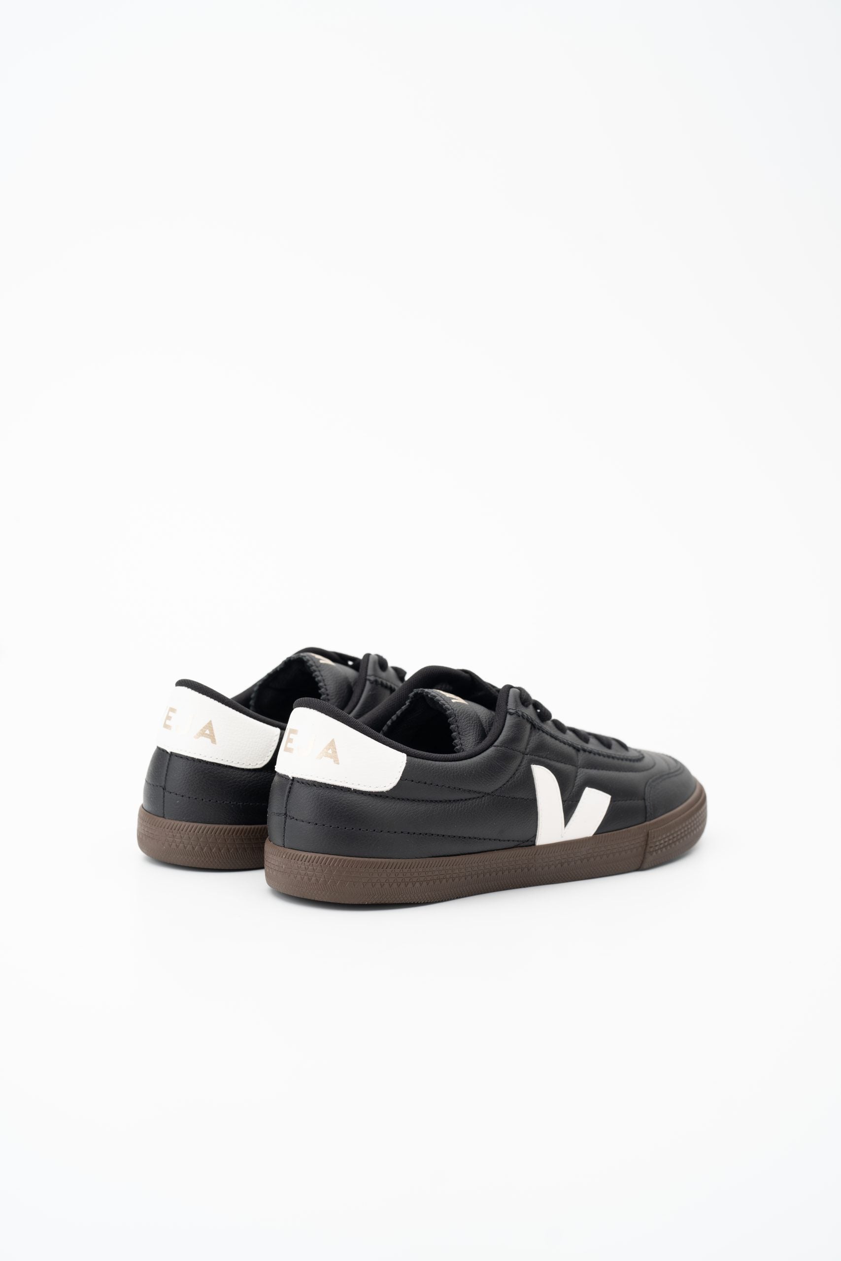 Veja Men's Paneka O.T Leather Sneaker FU2020707B Black White