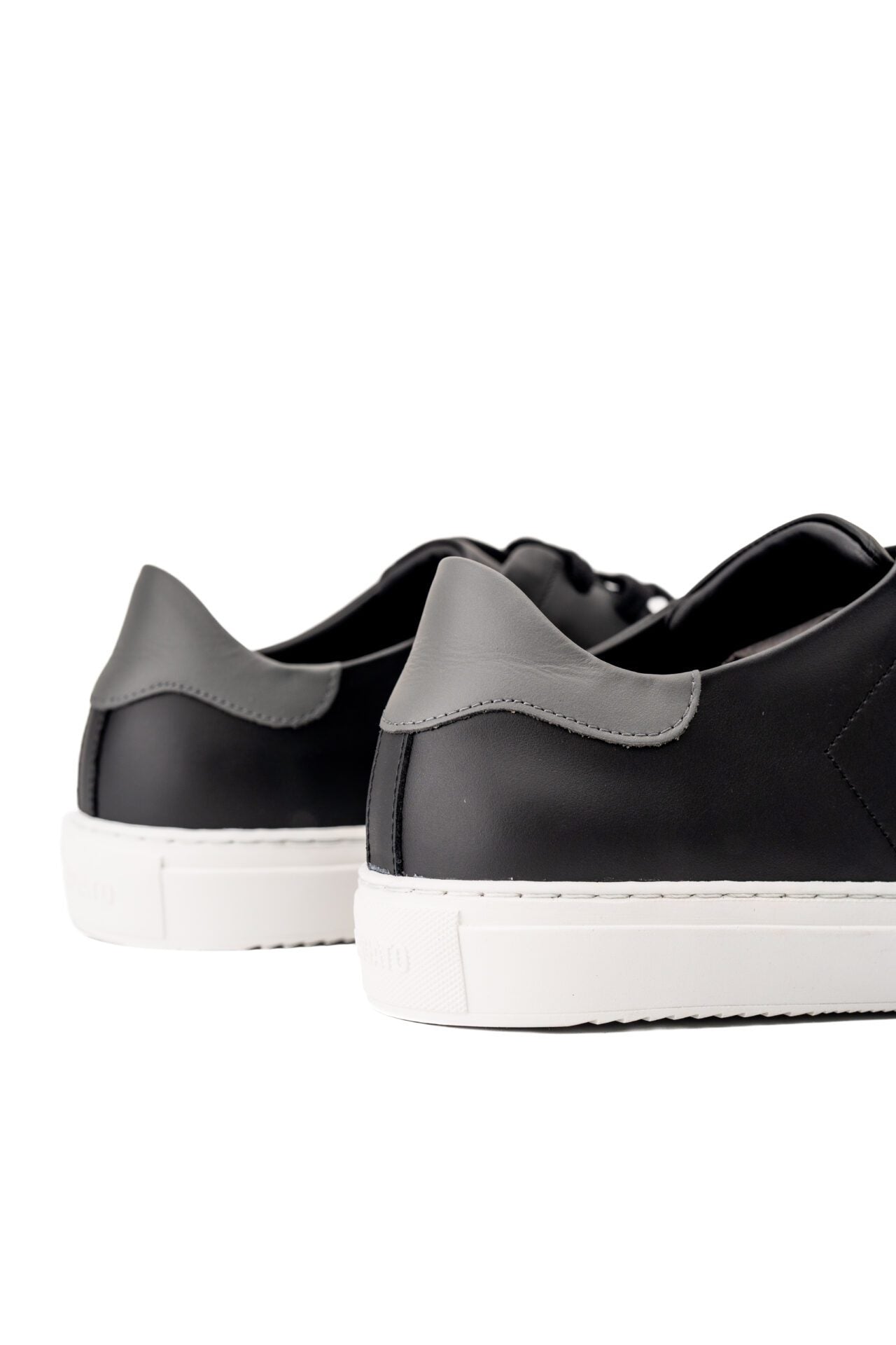 (Core) Axel Arigato Men's Clean 90 Triple B Bird Sneaker | F1739002-Black/Dark Grey