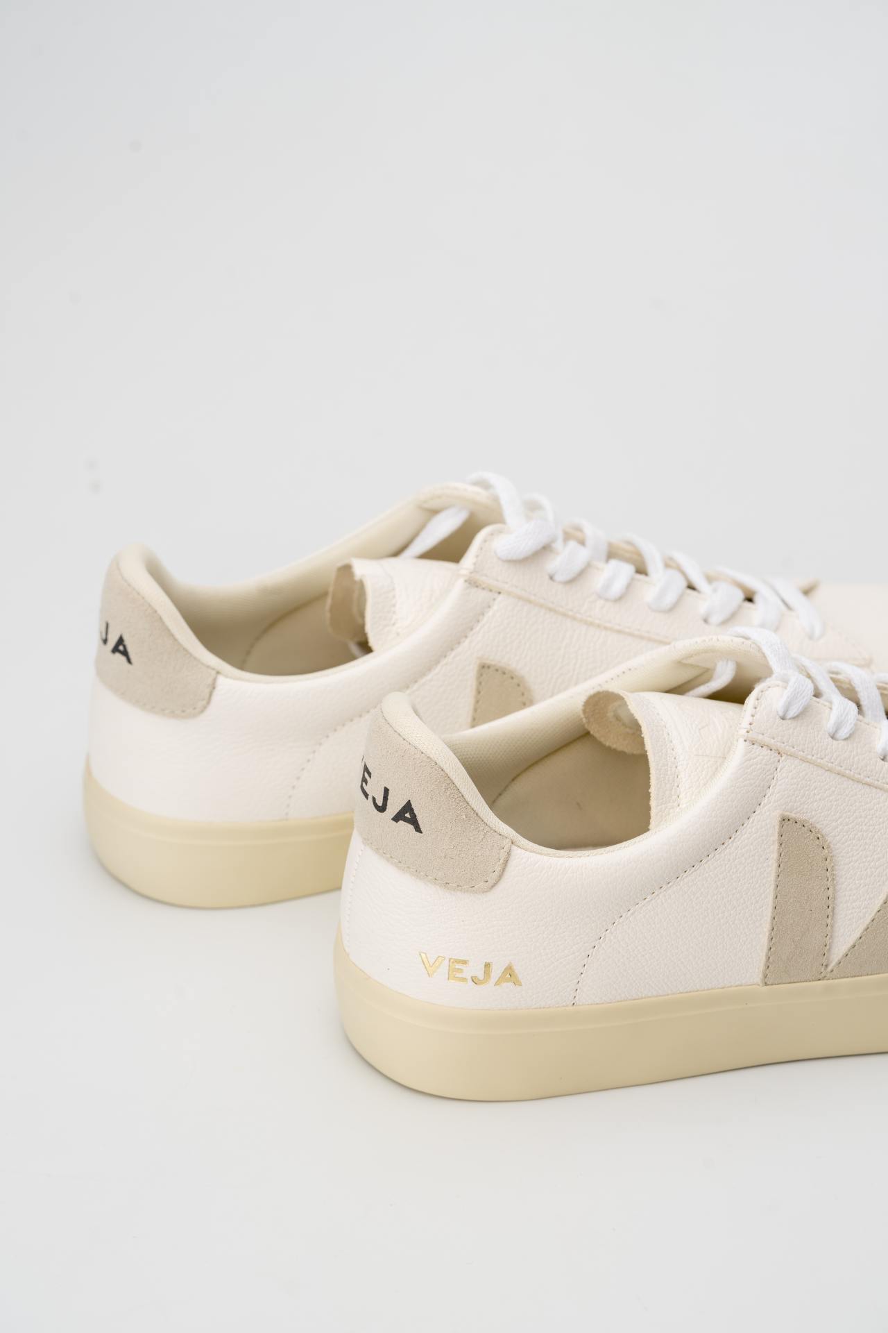 Core) Veja Woman Sneaker Campo Chrome Free CP0502429A Extra White