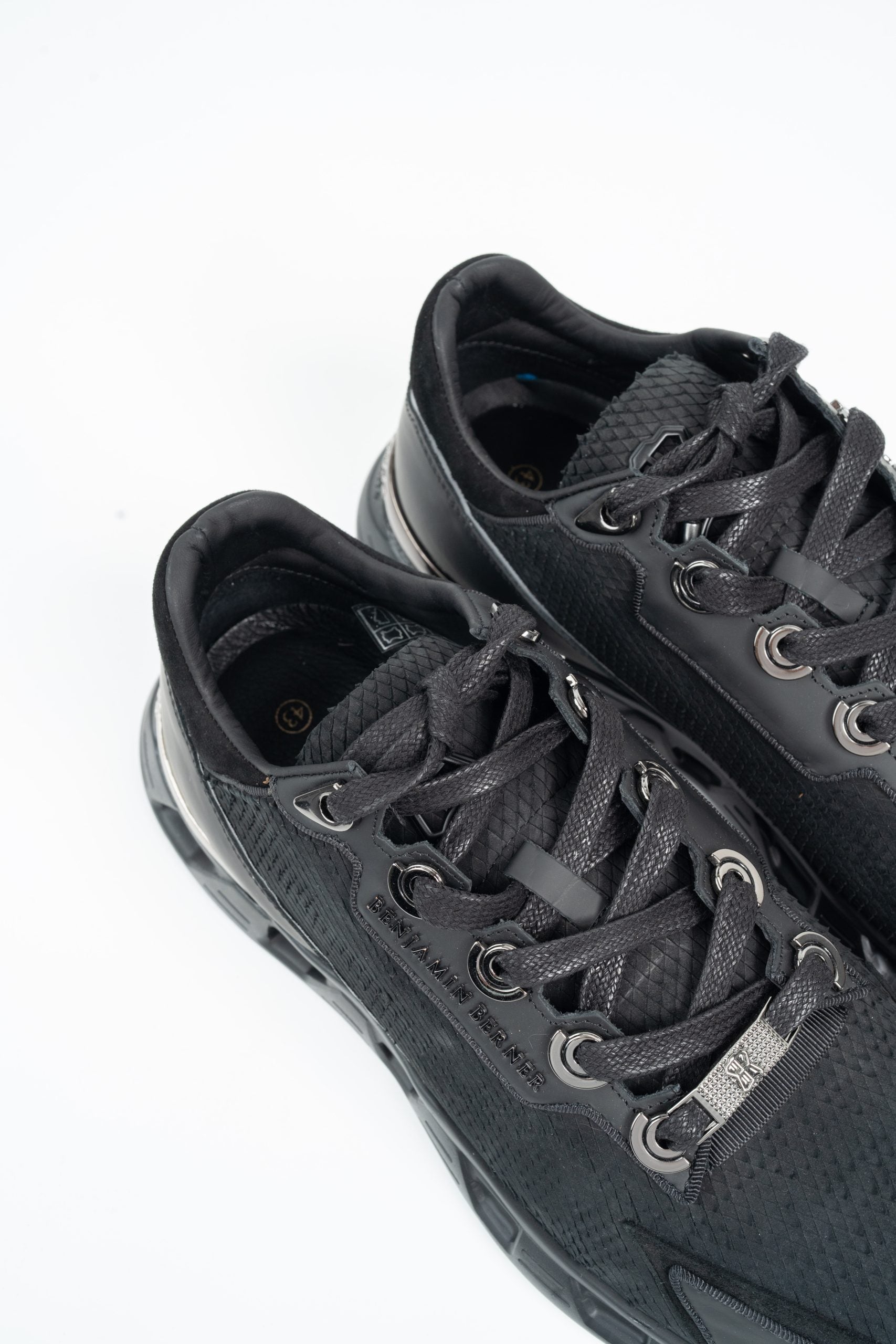Benjamin Burner Men's Razor High Tech Runner All Black Rhombus Cut Nubuck | BNJ0191-090-222
