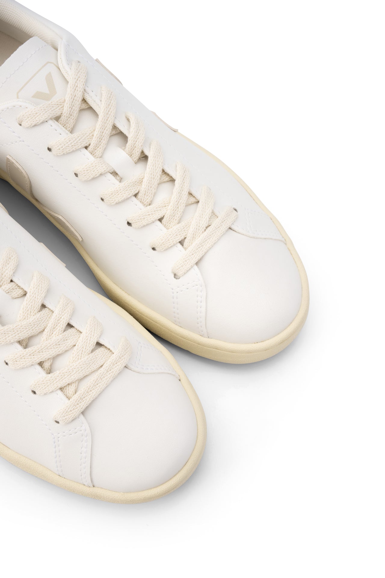 Veja Ladies Urca CWL Sneaker UC0703879A White Pierre Marsala