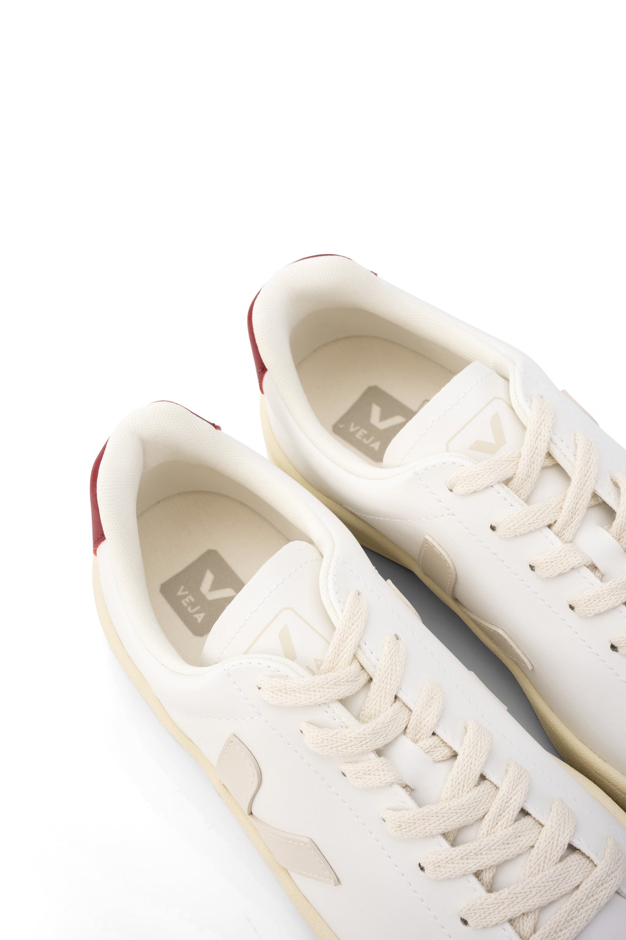 Veja Ladies Urca CWL Sneaker UC0703879A White Pierre Marsala