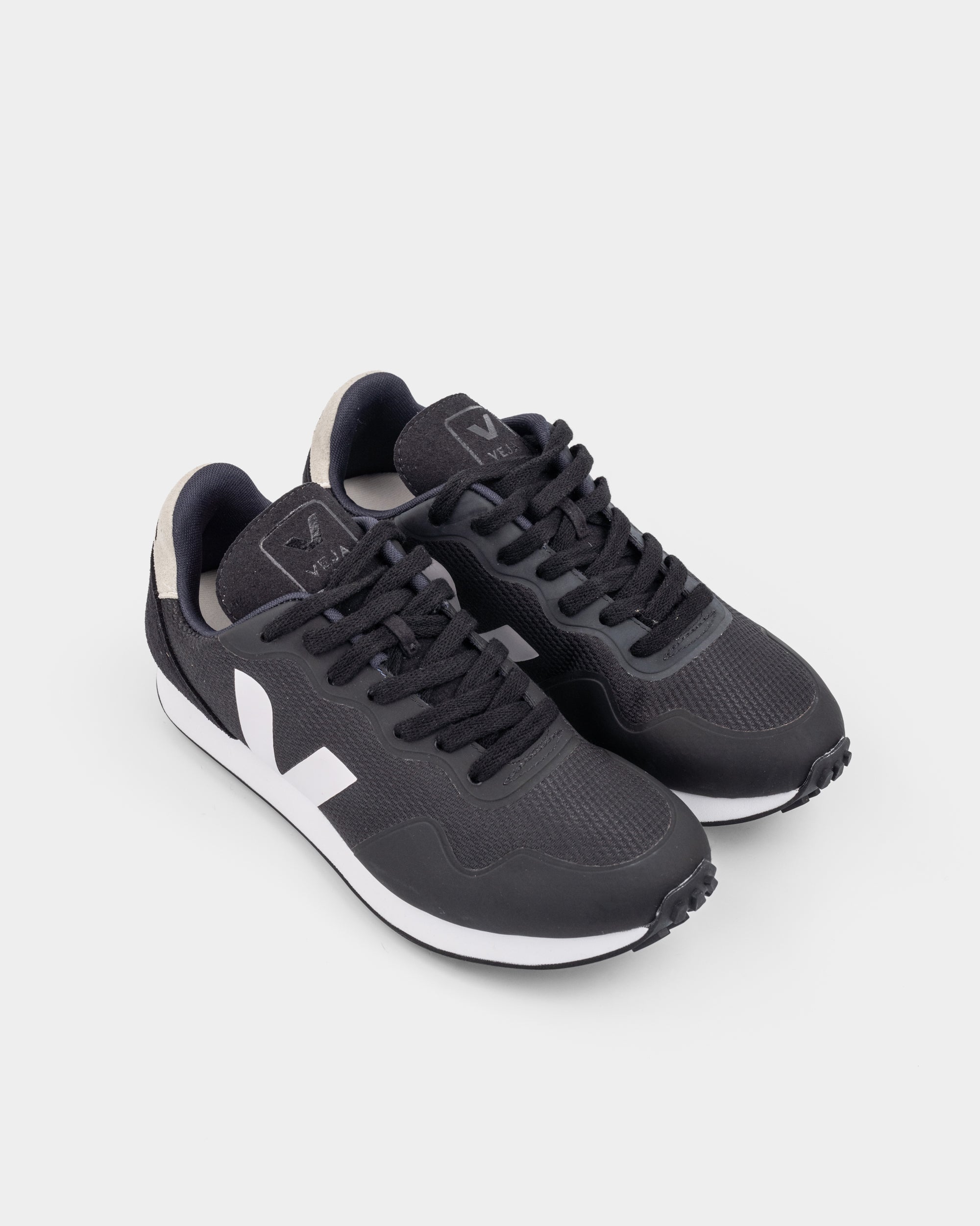 Veja Ladies SDU B Mesh Sneaker | RT0102698A- Black /White