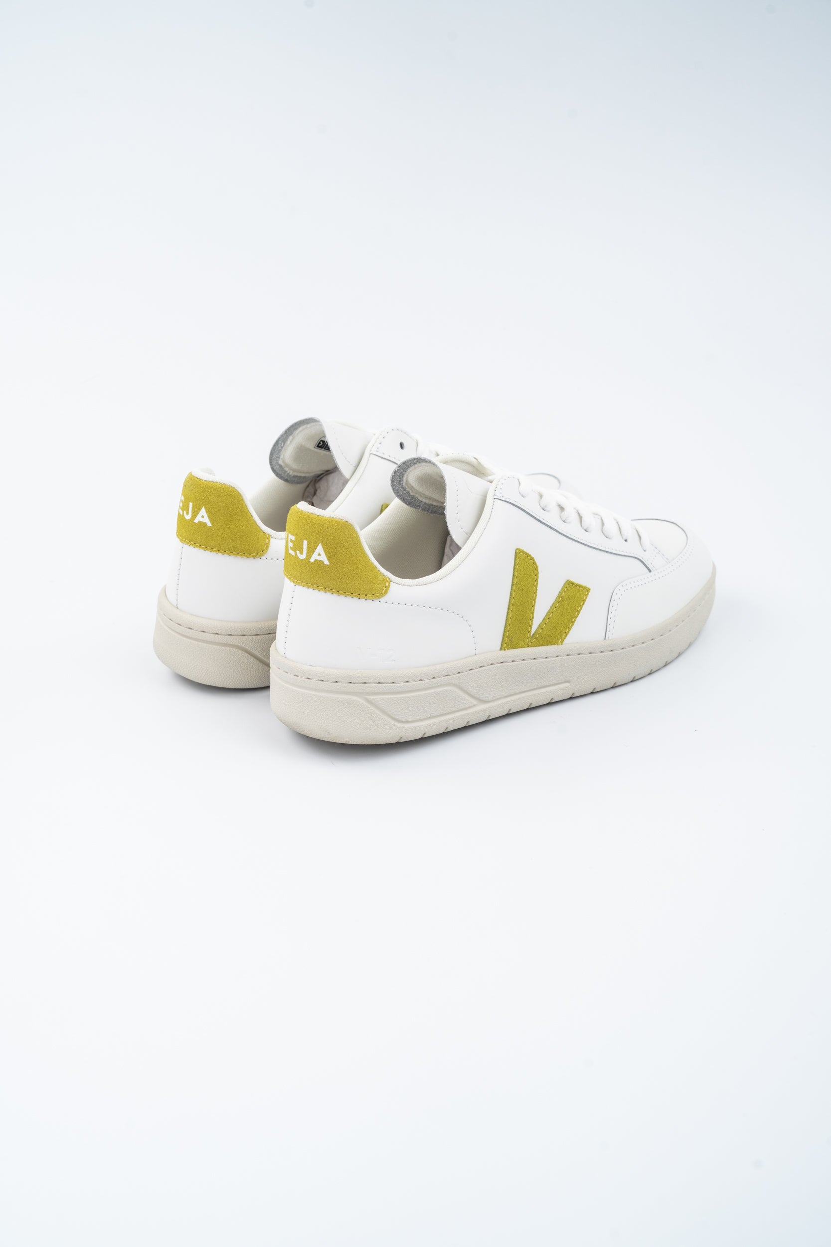 Veja Ladies V-12 Leather Sneaker XD0203677A Extra White Liquor