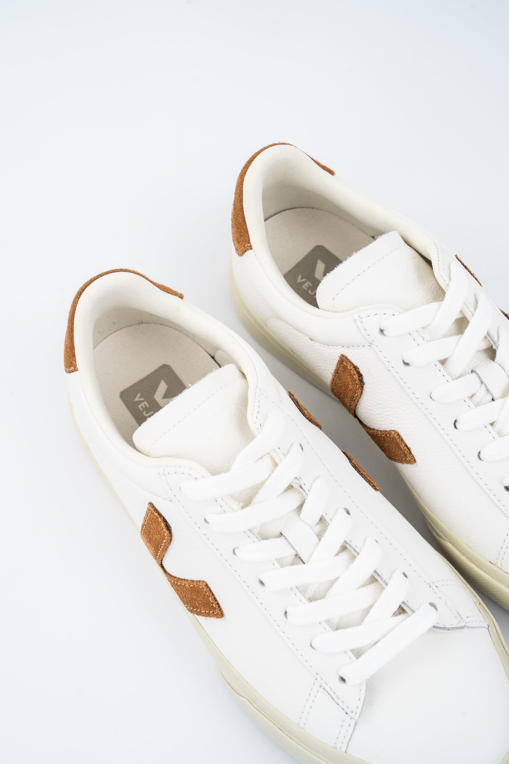 Veja Ladies Campo Leather Sneaker | CP0521058A-White Cognac