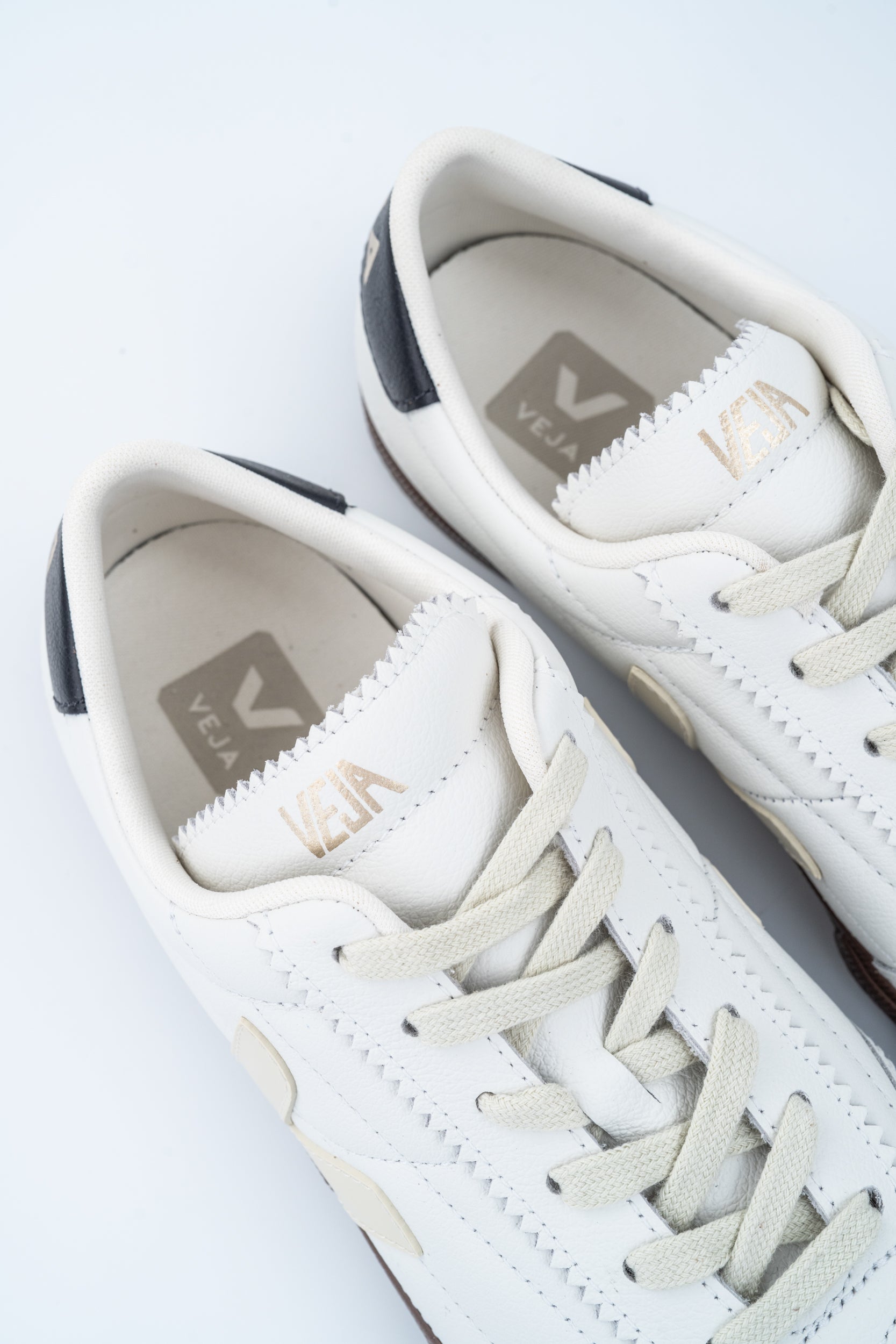 Veja Ladies Paneka O.T Sneaker | FU2020896A-White Black Bark