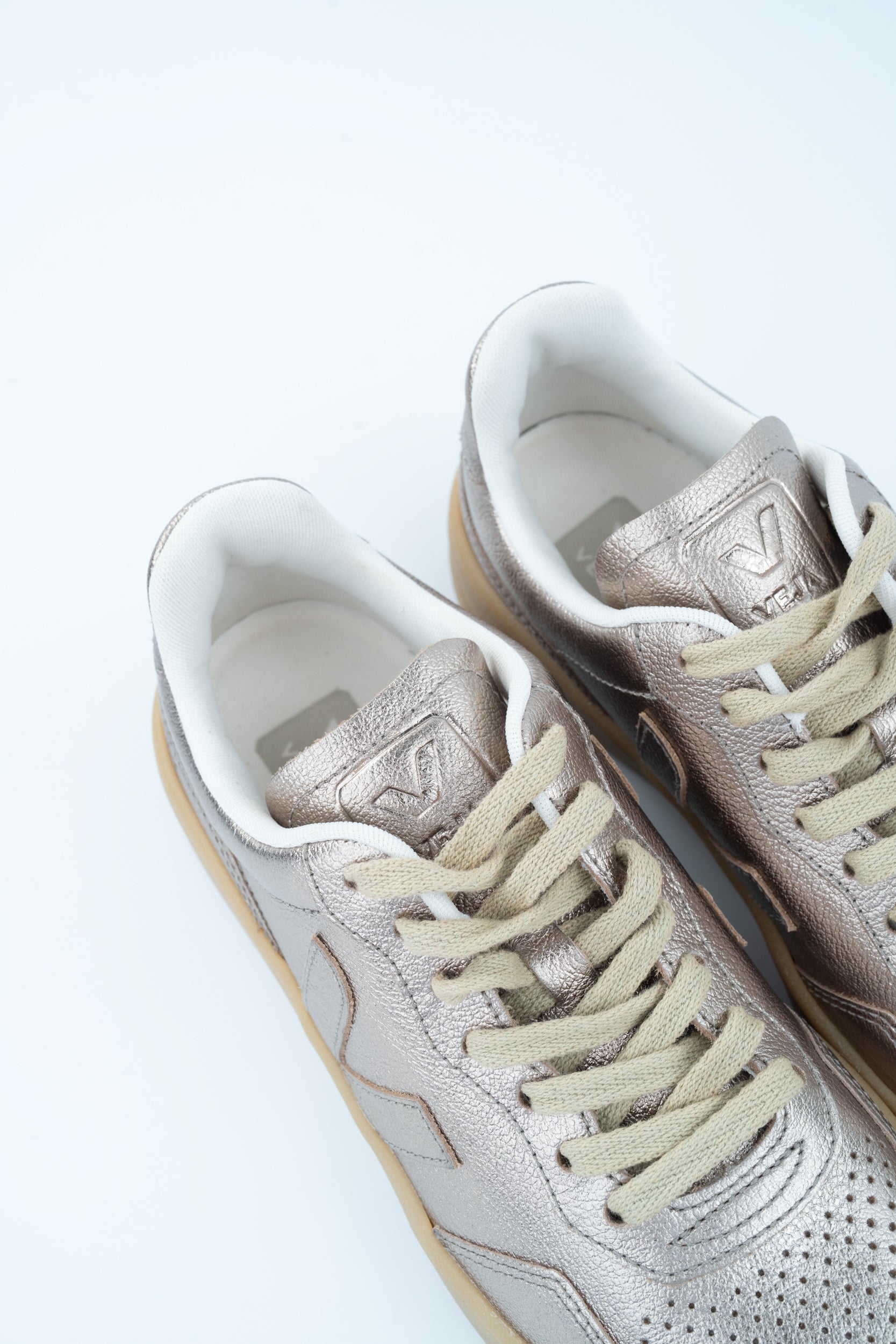 Veja Ladies V-90 O.T Sneaker | VD2020913A-Bronze Natural