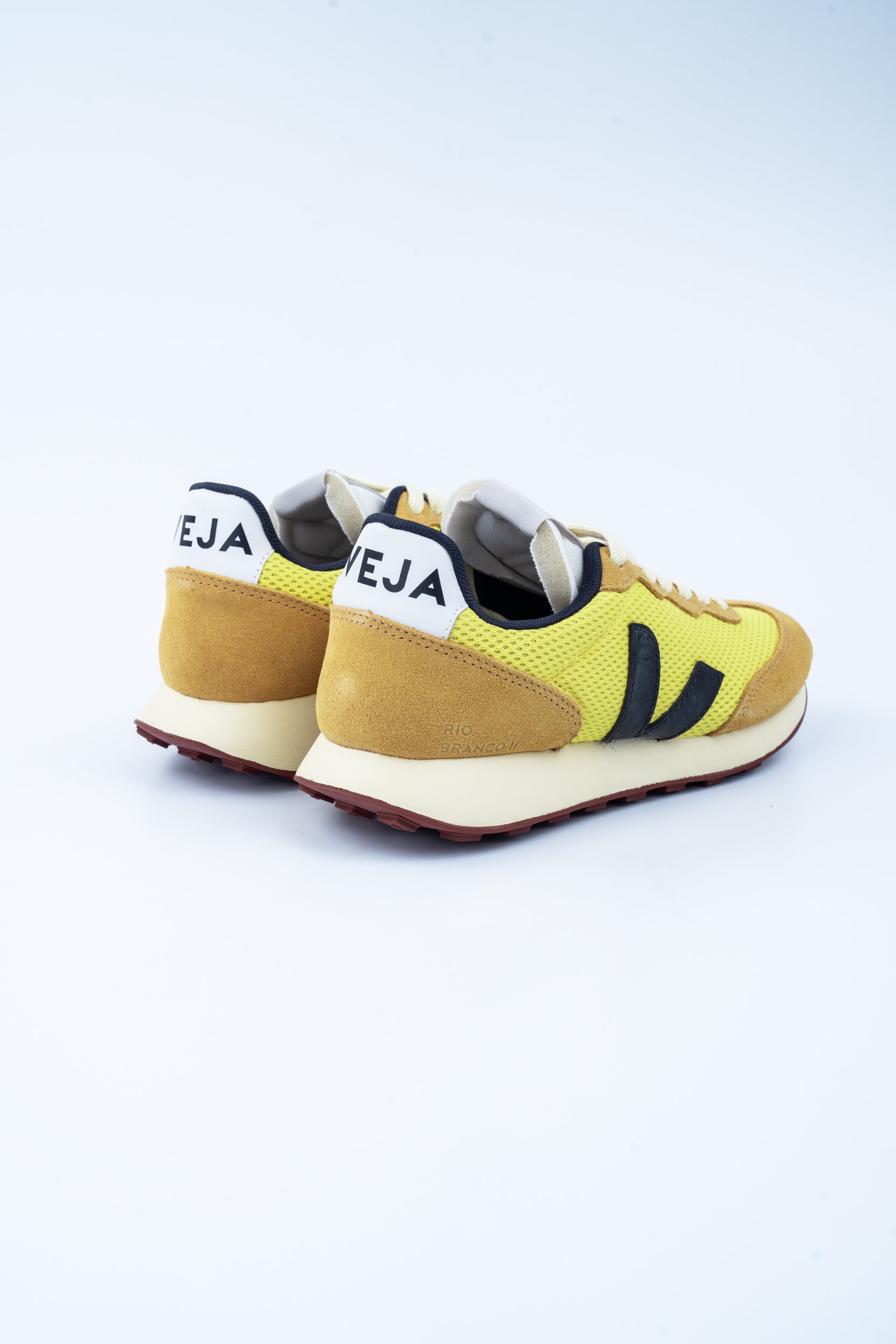 Veja Ladies Rio Branco II Alveomesh Sneaker | RO1803873A-Tonic Black