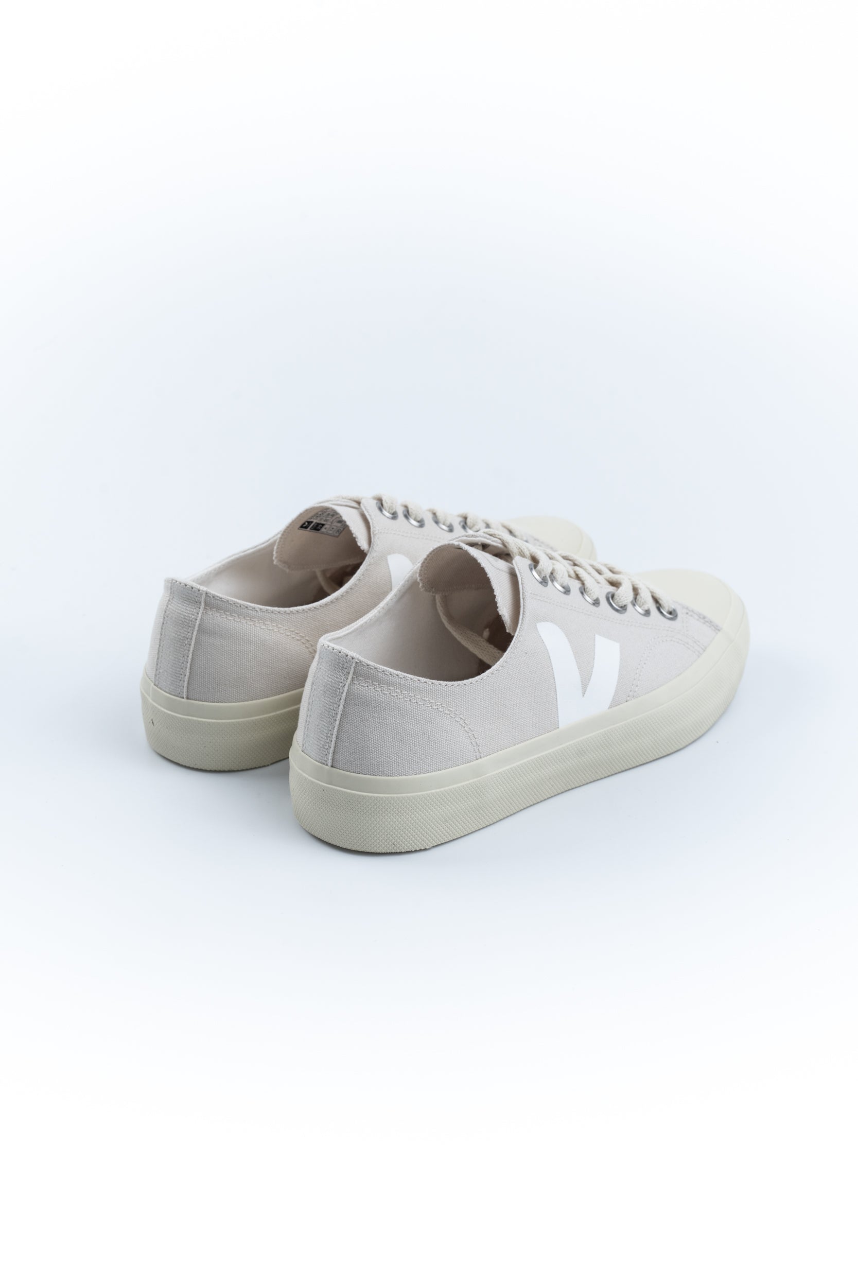 Veja Ladies Wata II Low Canvas Sneaker | PL0120568A - Pierre White