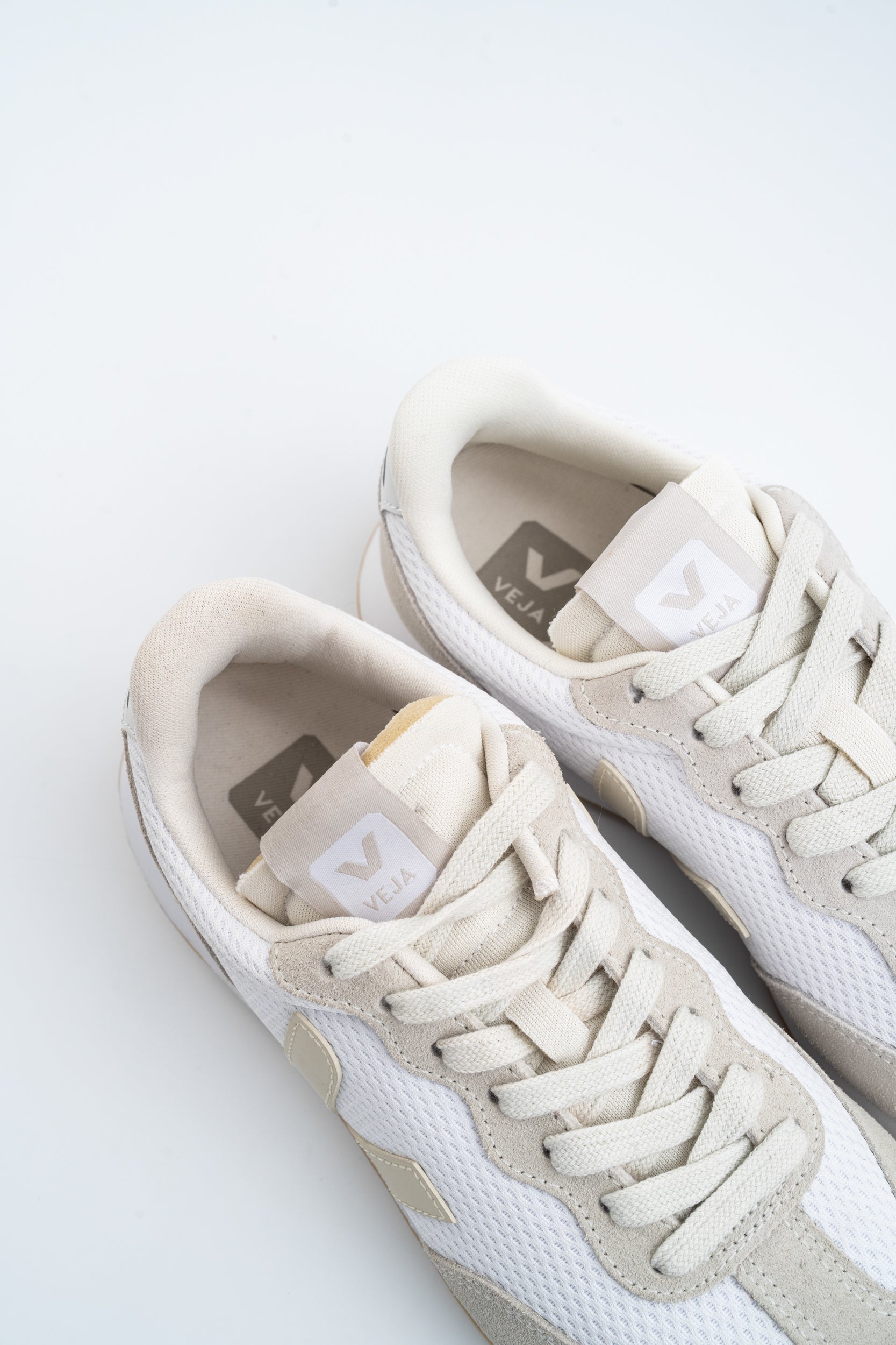 Veja Ladies Rio Branco II Alveomesh Sneaker| RO1803867A-White Pierre
