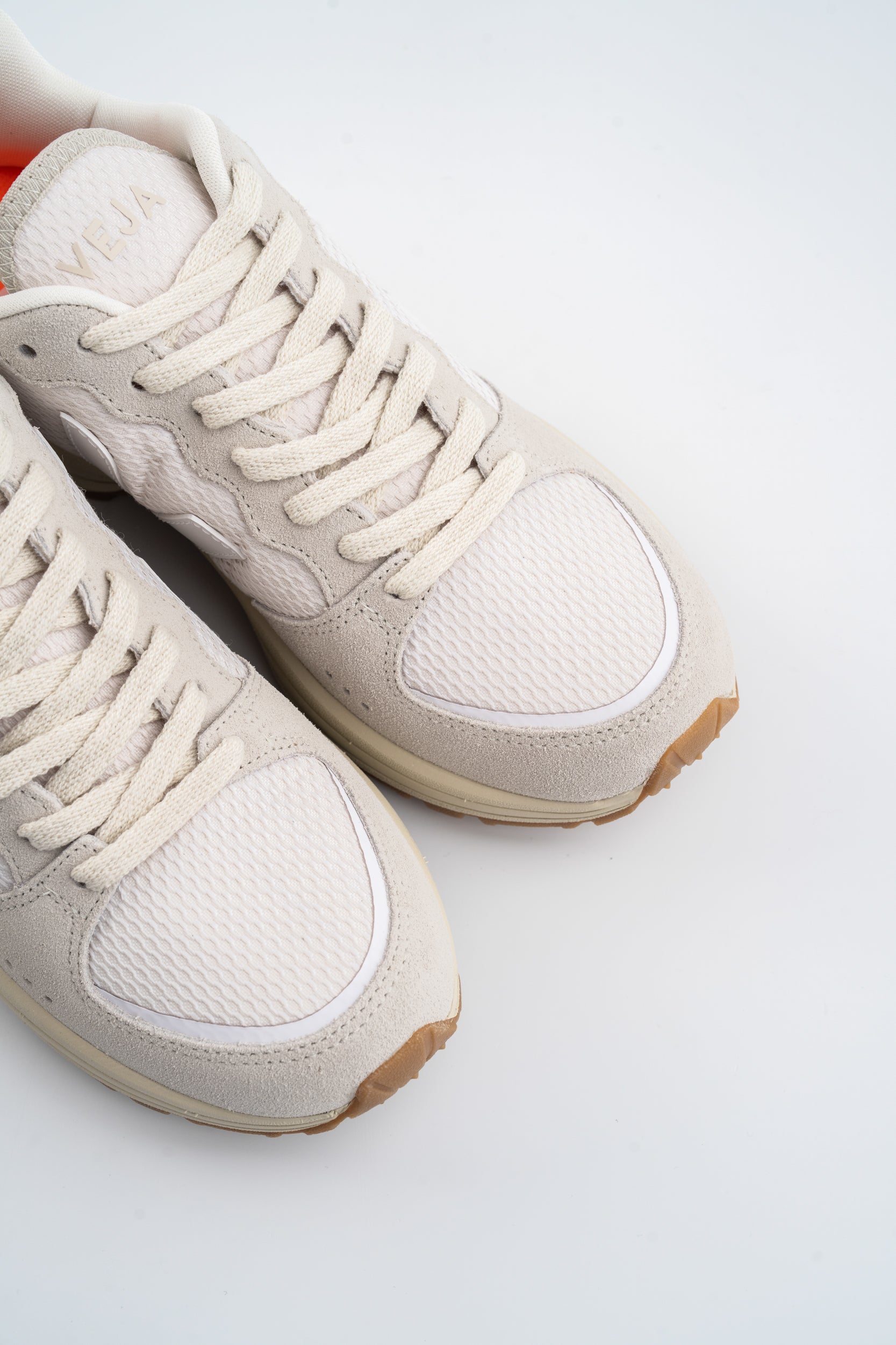 Veja Ladies Venturi II Hexamesh Sneaker | VR2103752A-Gravel White