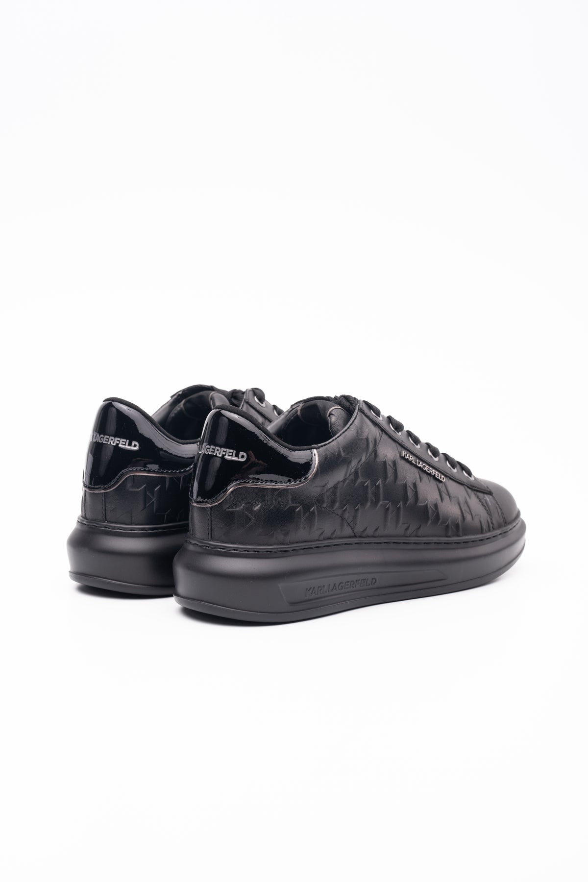(Core) Karl Lagerfeld Men's Kapri Monogram Emboss Lo Black Lthr/Mono | KL52549K-00X