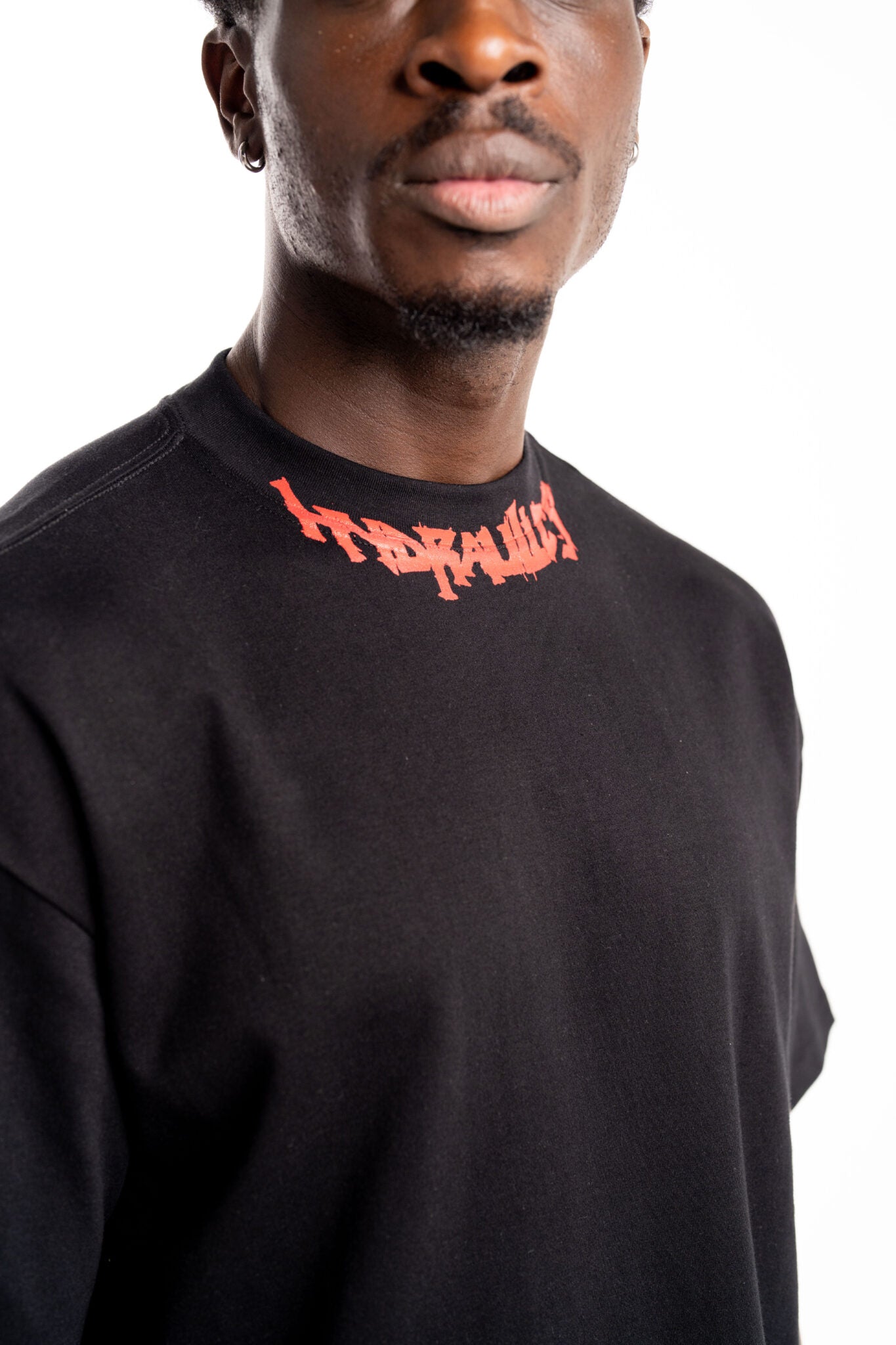 Hydraulics oversized red gothic neck tee black AW25OSFIT GOT Black