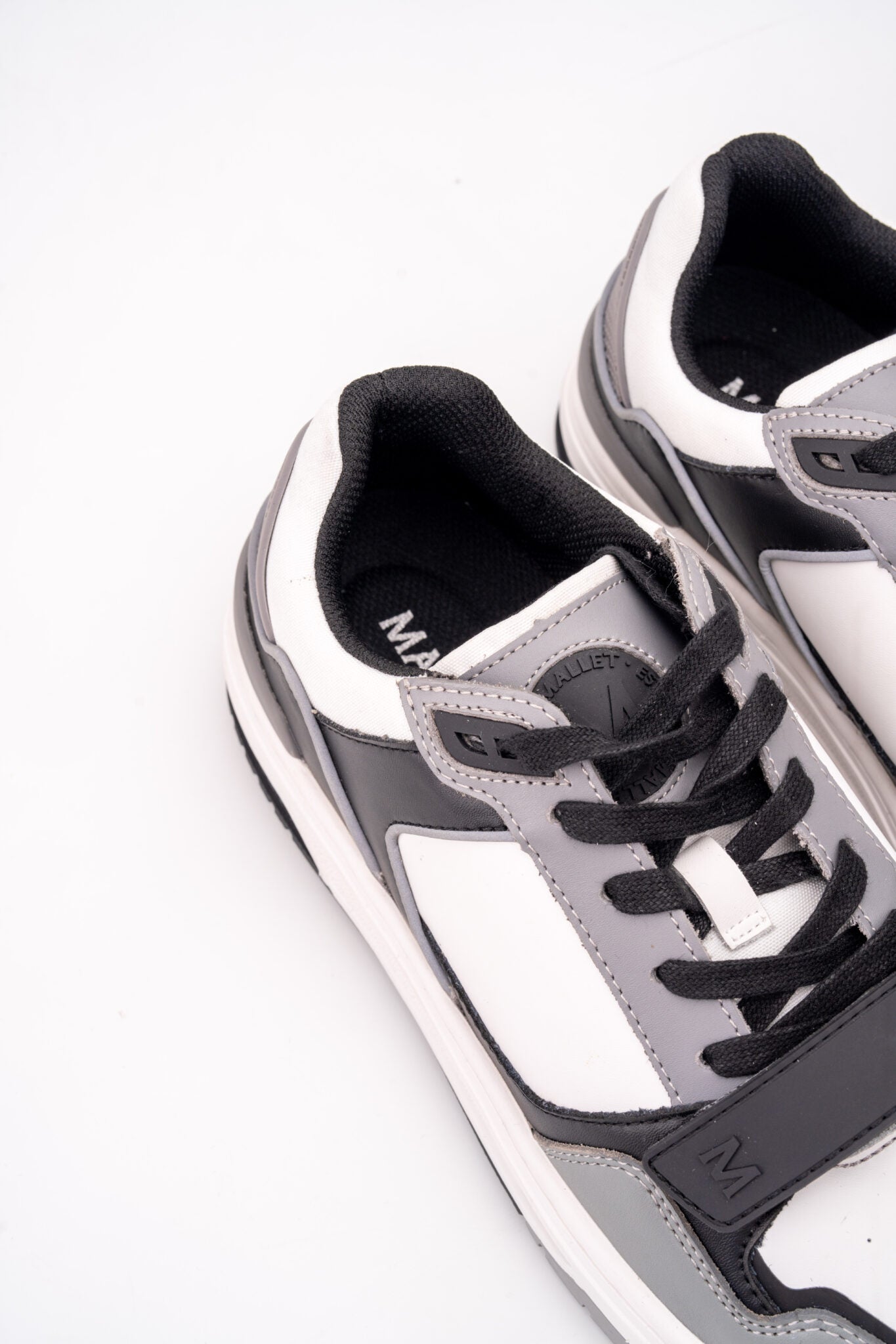 Mallet Men's Carlton Strap White Black Sneaker TE9025WHT BLK