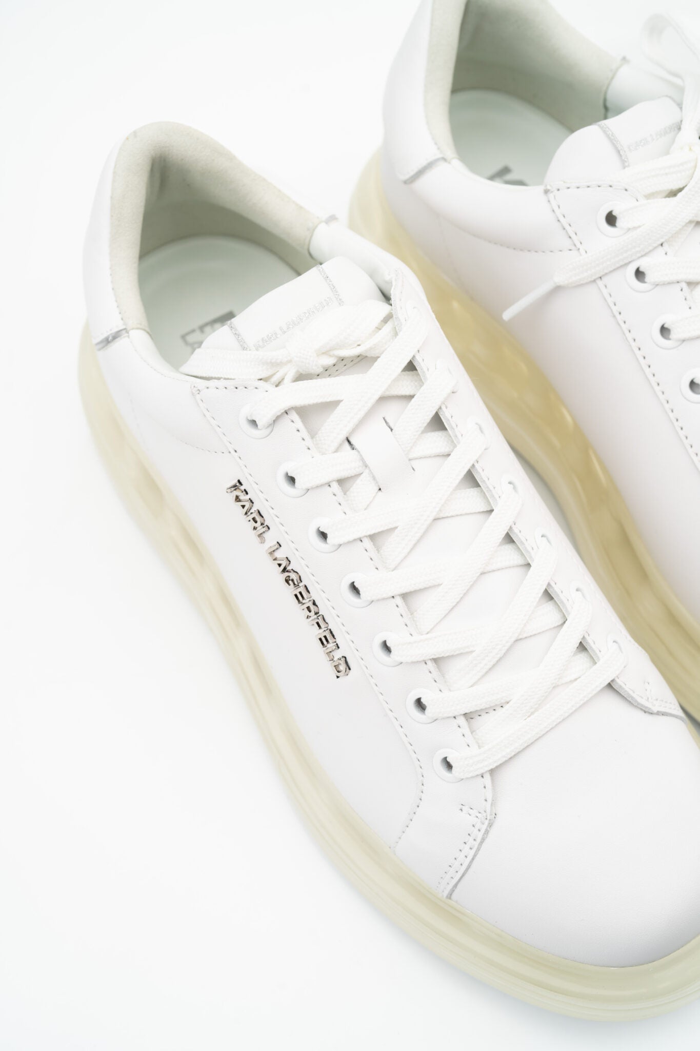 (Core) Karl Lagerfeld Men's Kapri Kushion Lo Lace Shine White Textured Lthr Mono KL52625A 11W