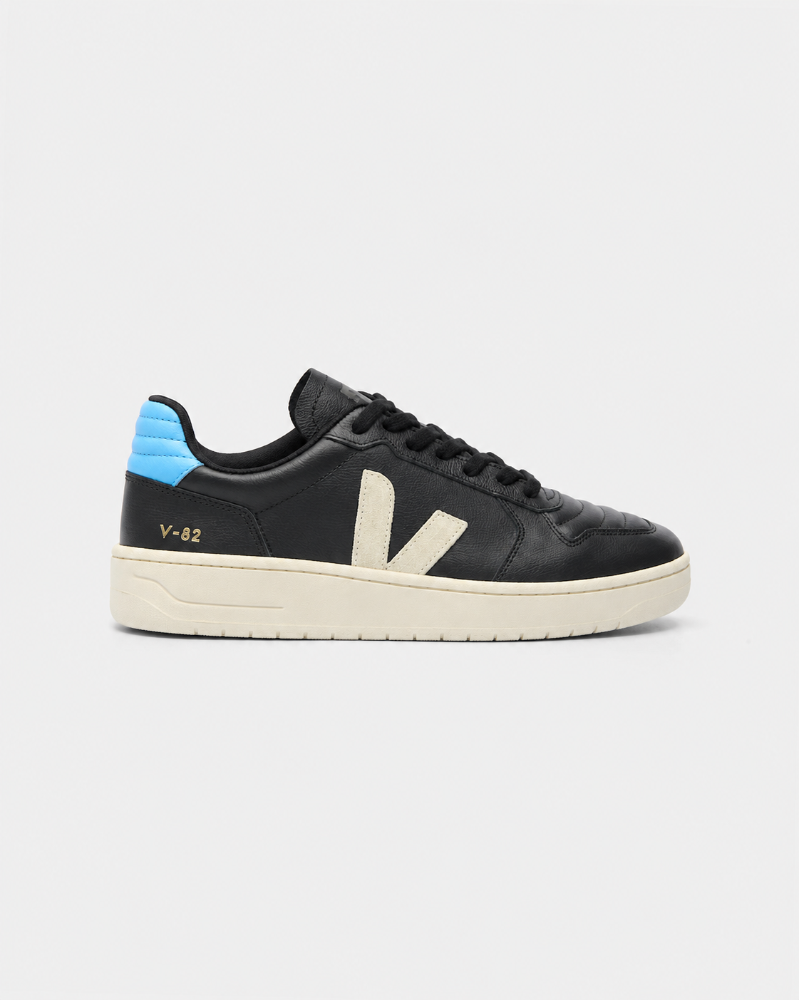 Veja Ladies V-82 Leather Sneaker VF3321147A Black Pierre