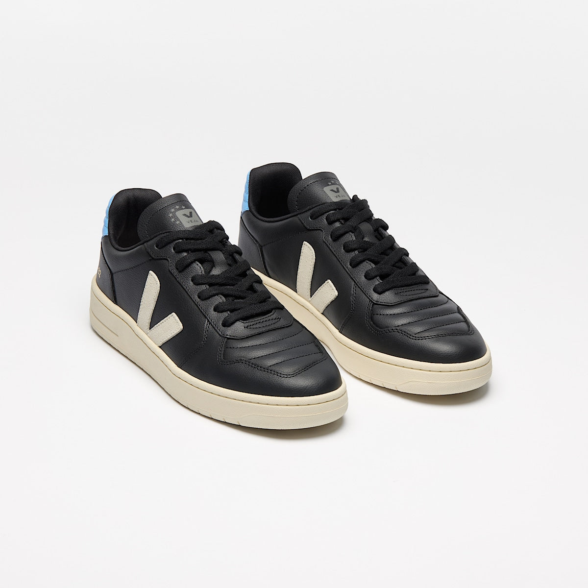 Veja Ladies V-82 Leather Sneaker VF3321147A Black Pierre
