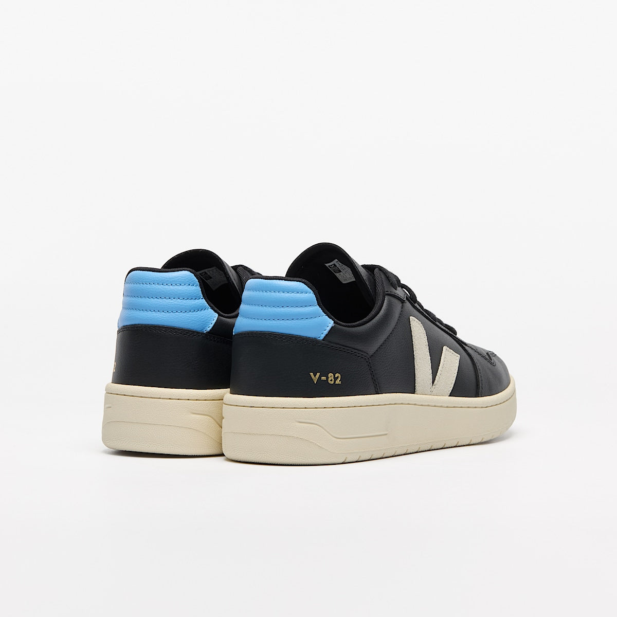 Veja Ladies V-82 Leather Sneaker VF3321147A Black Pierre