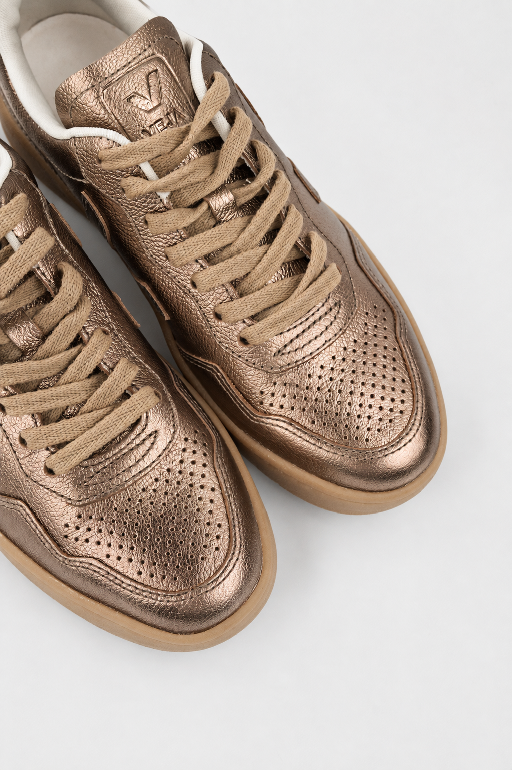 Veja Ladies V-90 O.T Sneaker | VD2020913A-Bronze Natural