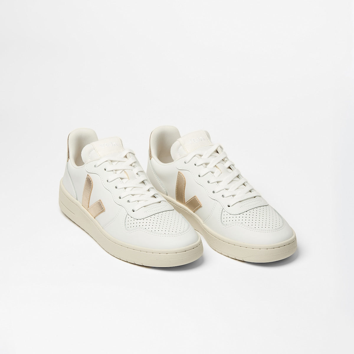 Veja Ladies V-10 Leather Sneaker VI0220737A Extra White Platine
